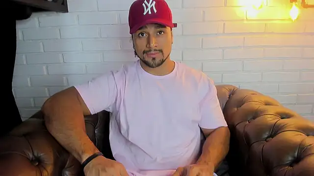 Snapshot of MikeEstevess chatting on 02-27-25, 03:14 MikeEstevess online show from 02-27-25, 03:14