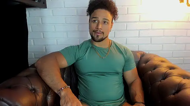 Snapshot of MikeEstevess chatting on 03-09-25, 09:46 MikeEstevess online show from 03-09-25, 09:46