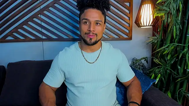 Snapshot of MikeEstevess chatting on 03-19-25, 06:57 MikeEstevess online show from 03-19-25, 06:57