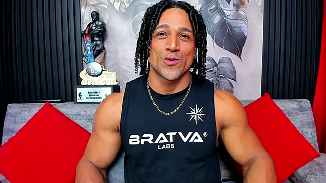 Snapshot of MikeEstevess chatting on 09-13-25, 09:47 MikeEstevess online show from 09-13-25, 09:47