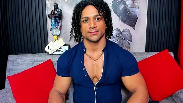 Snapshot of MikeEstevess chatting on 09-15-25, 05:57 MikeEstevess online show from 09-15-25, 05:57