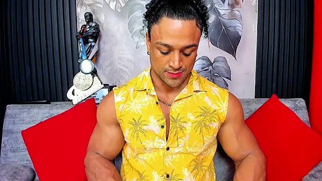 Snapshot of MikeEstevess chatting on 09-27-25, 05:56 MikeEstevess online show from 09-27-25, 05:56