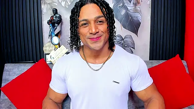 Snapshot of MikeEstevess chatting on 09-30-25, 07:13 MikeEstevess online show from 09-30-25, 07:13