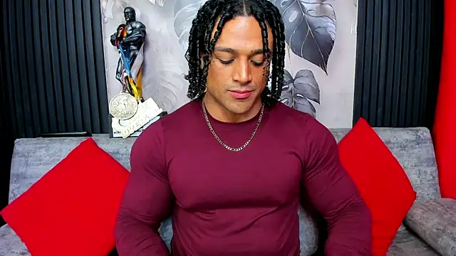 Snapshot of MikeEstevess chatting on 10-18-25, 03:09 MikeEstevess online show from 10-18-25, 03:09