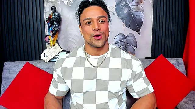 Snapshot of MikeEstevess chatting on 10-26-25, 09:26 MikeEstevess online show from 10-26-25, 09:26