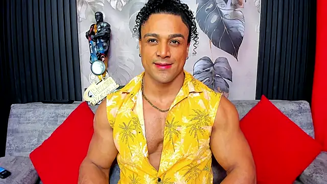 Snapshot of MikeEstevess chatting on 11-11-25, 08:25 MikeEstevess online show from 11-11-25, 08:25