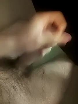 Snapshot of hungandnerdy420 chatting on 10-15-25, 06:13 hungandnerdy420 online show from 10-15-25, 06:13