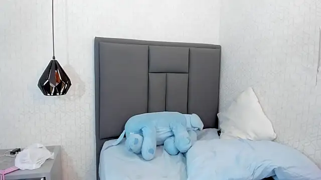 Kittytimberlake online show from 02-17-25, 10:25