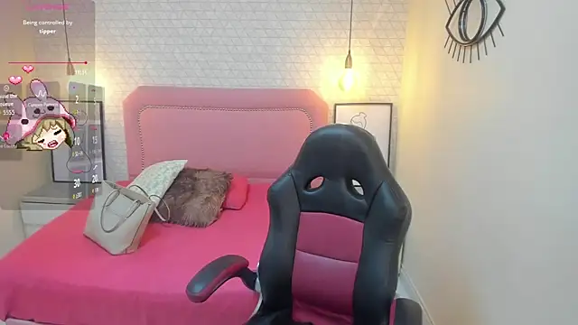 Kittytimberlake online show from 10-22-25, 12:05