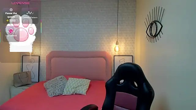 Kittytimberlake online show from 11-25-25, 12:27