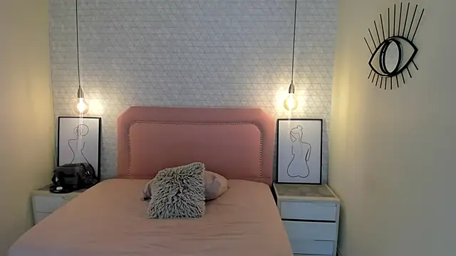 Kittytimberlake online show from 11-28-25, 12:30