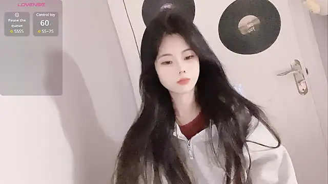 Qedgjwyz1 online show from 02-06-25, 02:15