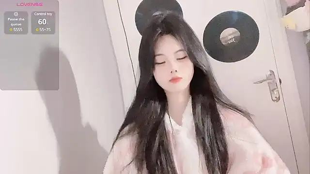 Qedgjwyz1 online show from 02-10-25, 04:19