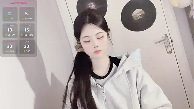 Qedgjwyz1 online show from 02-11-25, 04:44