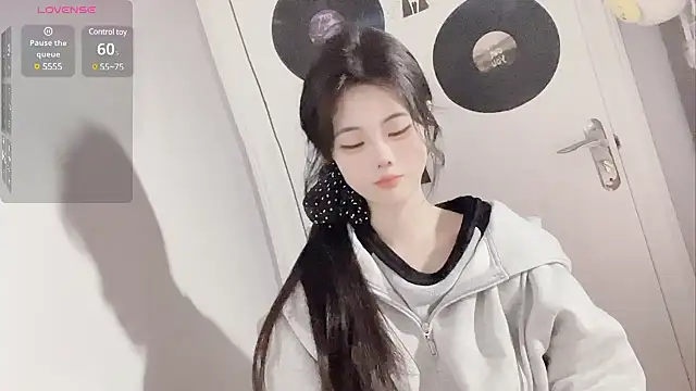 Qedgjwyz1 online show from 02-16-25, 05:04