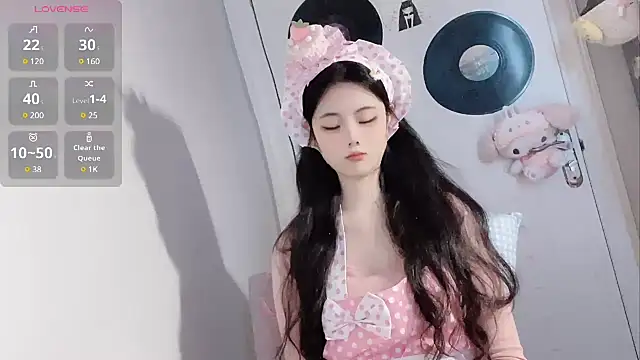 Qedgjwyz1 online show from 03-18-25, 03:31