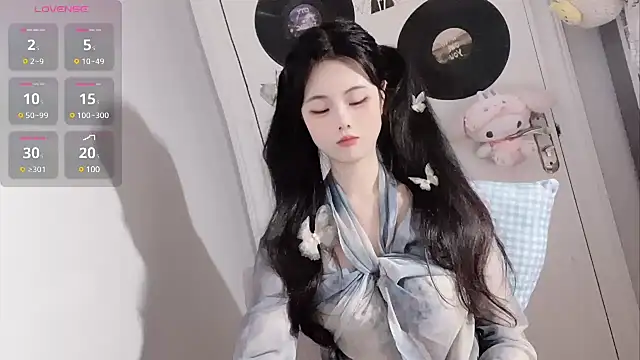 Qedgjwyz1 online show from 03-19-25, 12:34