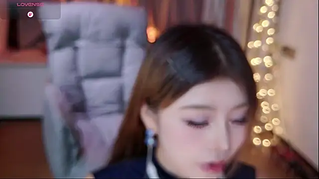 Momoever123456 online show from 10-13-25, 02:28