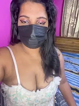 Snapshot of NOORA-GIRL chatting on 10-21-25, 04:24 NOORA-GIRL online show from 10-21-25, 04:24