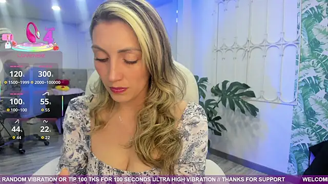Snapshot of anny_sweet72 chatting on 09-18-25, 11:45 anny sweet72 online show from 09-18-25, 11:45
