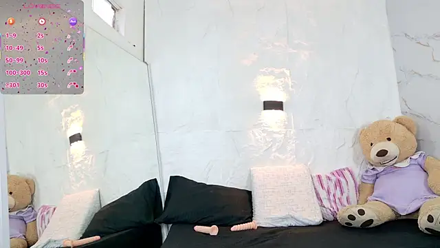 zorravioletta1 online show from 12-17-25, 11:49