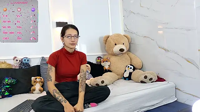 zorravioletta1 online show from 02-12-26, 01:17