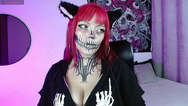 Snapshot of LilithMadness chatting on 01-11-25, 03:55 LilithMadness online show from 01-11-25, 03:55