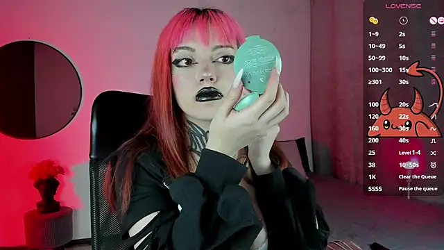 Snapshot of LilithMadness chatting on 03-09-25, 03:32 LilithMadness online show from 03-09-25, 03:32