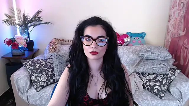 Saturnia Yvonne online show from 10-04-25, 10:35