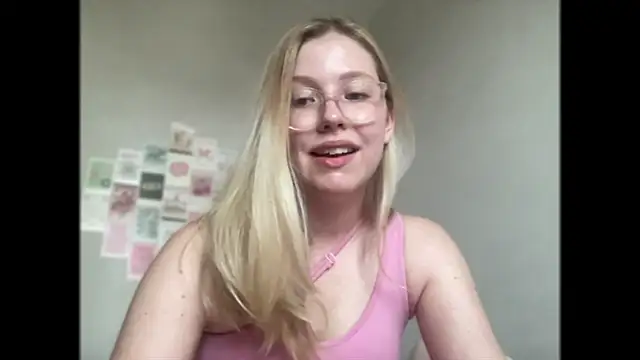 Snapshot of HoneyAudrey chatting on 10-02-25, 02:29 HoneyAudrey online show from 10-02-25, 02:29