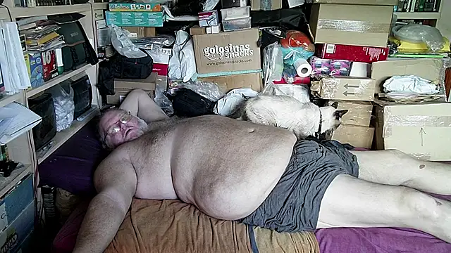 hadeszeuss2 online show from 10-28-25, 02:53