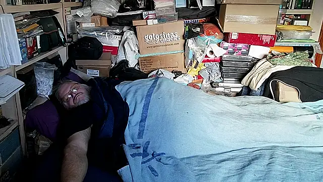 hadeszeuss2 online show from 01-11-26, 03:17