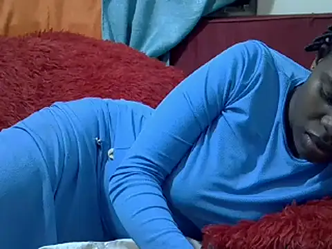 Snapshot of Creamy_dolly chatting on 03-16-25, 06:01 Creamy dolly online show from 03-16-25, 06:01