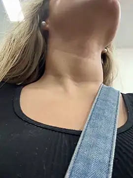 Karen San Miguel online show from 01-29-25, 03:26