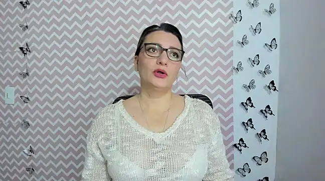 Snapshot of Amie_Adams82_ chatting on 12-17-24, 05:36 Amie Adams82 online show from 12-17-24, 05:36