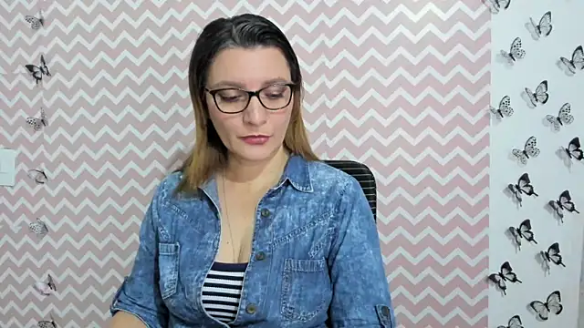 Snapshot of Amie_Adams82_ chatting on 02-07-25, 04:35 Amie Adams82 online show from 02-07-25, 04:35