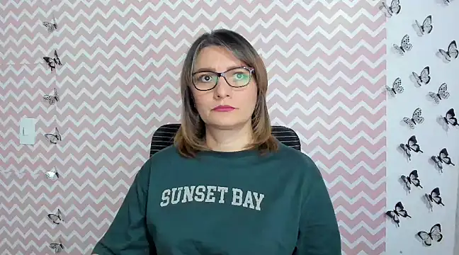 Snapshot of Amie_Adams82_ chatting on 03-10-25, 06:23 Amie Adams82 online show from 03-10-25, 06:23