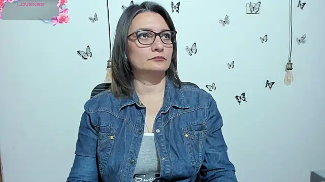 Snapshot of Amie_Adams82_ chatting on 10-20-25, 02:50 Amie Adams82 online show from 10-20-25, 02:50