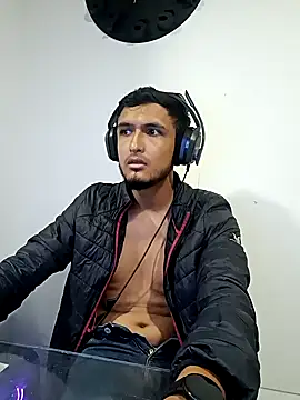 Snapshot of mosmar_20 chatting on 12-19-24, 02:01 mosmar 20 online show from 12-19-24, 02:01