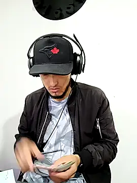 Snapshot of mosmar_20 chatting on 12-27-24, 02:14 mosmar 20 online show from 12-27-24, 02:14