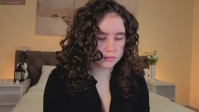 Ariella Sol online show from 11-14-25, 01:04