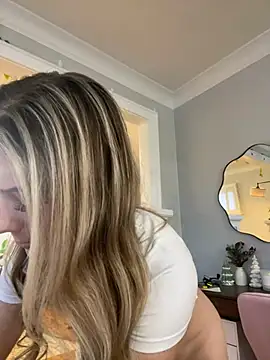 LoveShae  online show from 12-17-24, 10:11