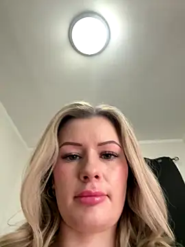 LoveShae  online show from 01-07-26, 06:21