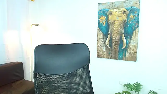 maiki18  online show from 10-23-25, 09:02