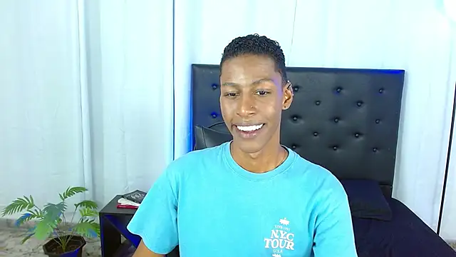 maiki18  online show from 03-12-26, 09:32