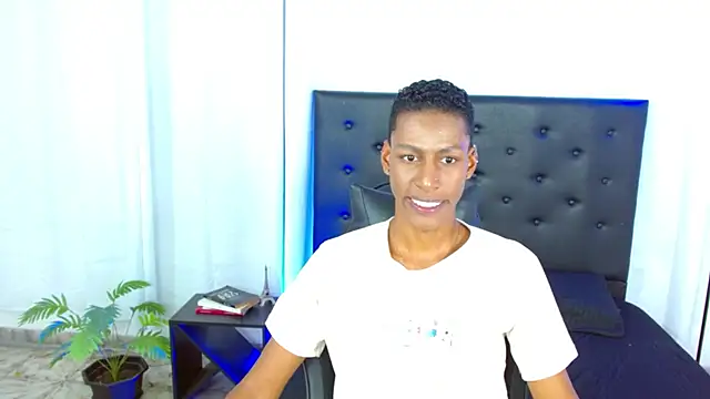 maiki18  online show from 03-13-26, 08:48