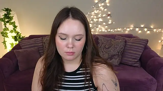 Snapshot of miki_miki_cutie_ chatting on 12-17-24, 07:48 miki miki cutie online show from 12-17-24, 07:48