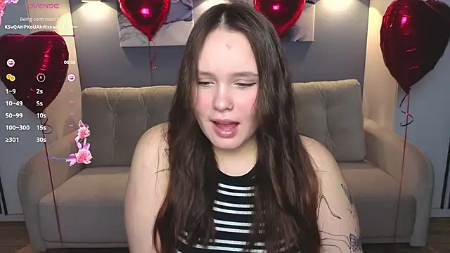 Snapshot of miki_miki_cutie_ chatting on 02-14-25, 08:05 miki miki cutie online show from 02-14-25, 08:05