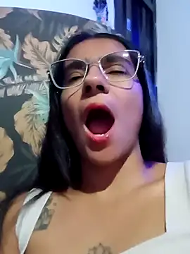 Leslly  online show from 11-15-25, 08:11