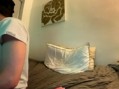 Snowbunnydilf online show from 12-22-25, 08:50